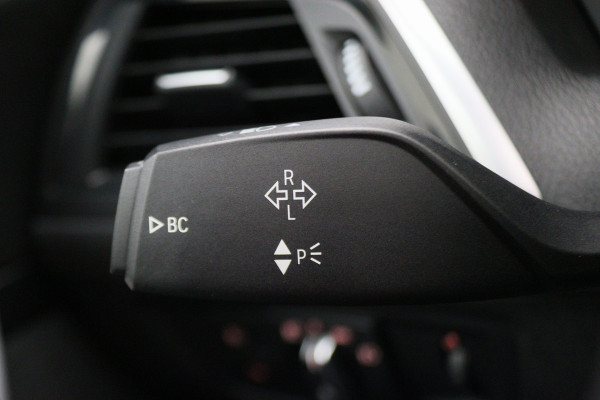BMW 1-serie 118i Executive M Sport Automaat Schuif-/kanteldak, Camera, Navigatie, Climate, LED, 18"
