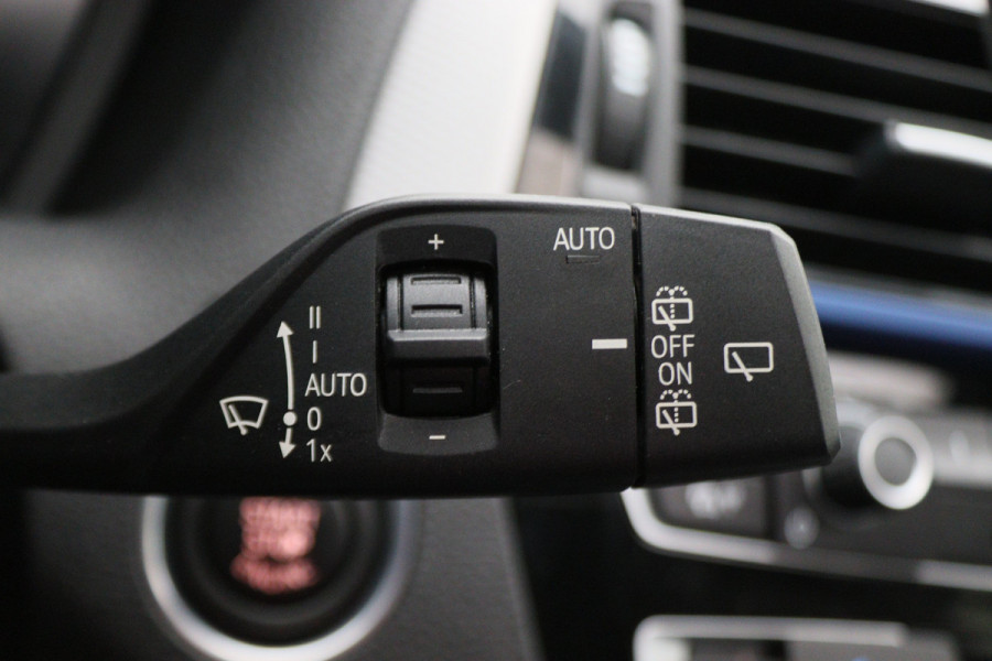 BMW 1-serie 118i Executive M Sport Automaat Schuif-/kanteldak, Camera, Navigatie, Climate, LED, 18"