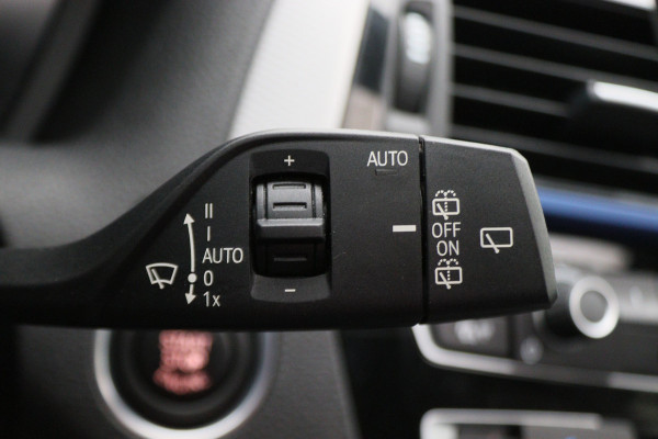 BMW 1-serie 118i Executive M Sport Automaat Schuif-/kanteldak, Camera, Navigatie, Climate, LED, 18"