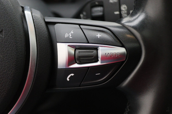 BMW 1-serie 118i Executive M Sport Automaat Schuif-/kanteldak, Camera, Navigatie, Climate, LED, 18"