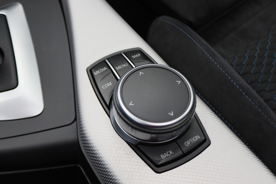 BMW 1-serie 118i Executive M Sport Automaat Schuif-/kanteldak, Camera, Navigatie, Climate, LED, 18"