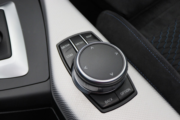 BMW 1-serie 118i Executive M Sport Automaat Schuif-/kanteldak, Camera, Navigatie, Climate, LED, 18"