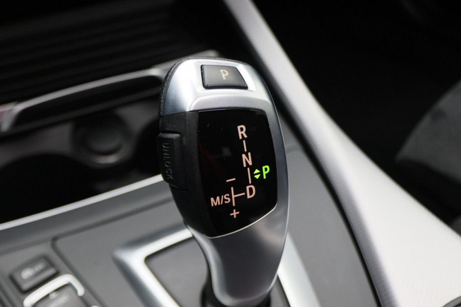BMW 1-serie 118i Executive M Sport Automaat Schuif-/kanteldak, Camera, Navigatie, Climate, LED, 18"