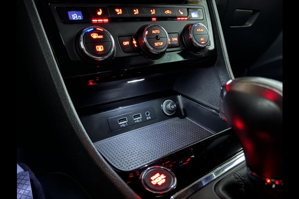 Seat Ateca 1.5 TSI Xcellence ACC CarPlay DSG Camera Trekh. Stoelverwar. Seat Ateca 1.5 TSI Xcellence ACC CarPlay DSG Camera Trekh. Stoelverwar.