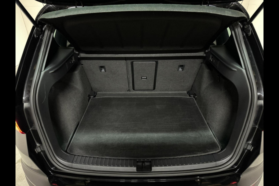 Seat Ateca 1.5 TSI Xcellence ACC CarPlay DSG Camera Trekh. Stoelverwar. Seat Ateca 1.5 TSI Xcellence ACC CarPlay DSG Camera Trekh. Stoelverwar.