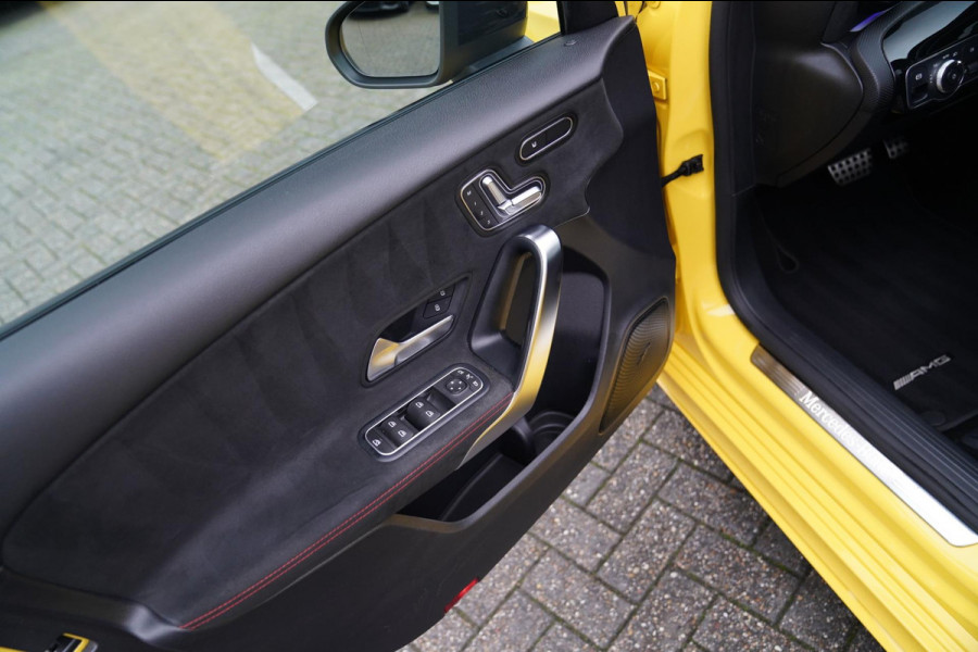 Mercedes-Benz A-Klasse 180 Premium Plus | AMG Pakket | Panorama | Leder/alcantara | Elektrisch verstelbare voorstoelen | LED | CAM