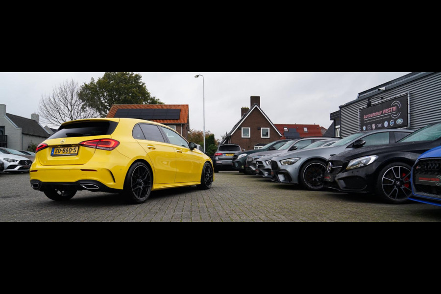 Mercedes-Benz A-Klasse 180 Premium Plus | AMG Pakket | Panorama | Leder/alcantara | Elektrisch verstelbare voorstoelen | LED | CAM