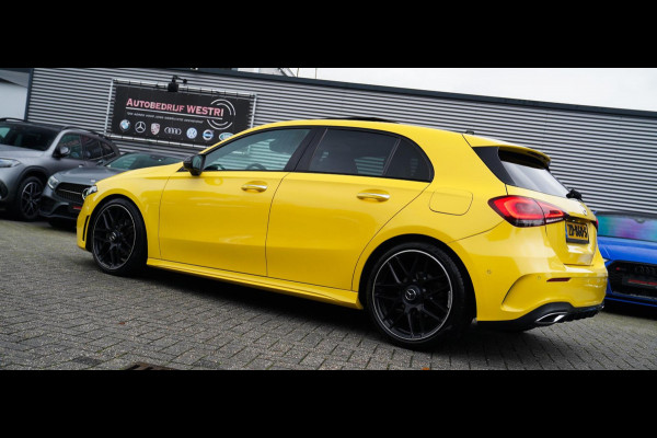 Mercedes-Benz A-Klasse 180 Premium Plus | AMG Pakket | Panorama | Leder/alcantara | Elektrisch verstelbare voorstoelen | LED | CAM