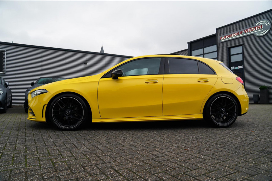 Mercedes-Benz A-Klasse 180 Premium Plus | AMG Pakket | Panorama | Leder/alcantara | Elektrisch verstelbare voorstoelen | LED | CAM