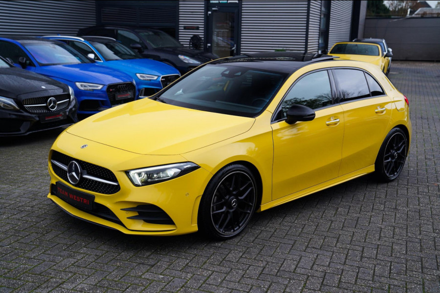 Mercedes-Benz A-Klasse 180 Premium Plus | AMG Pakket | Panorama | Leder/alcantara | Elektrisch verstelbare voorstoelen | LED | CAM