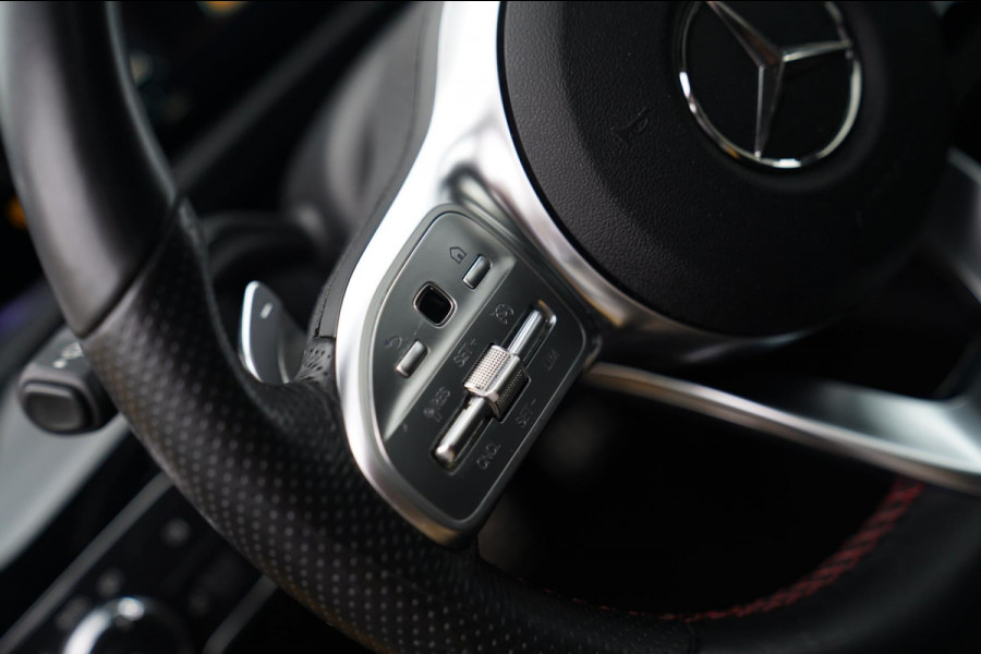Mercedes-Benz A-Klasse 180 Premium Plus | AMG Pakket | Panorama | Leder/alcantara | Elektrisch verstelbare voorstoelen | LED | CAM