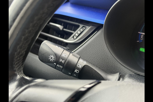 Toyota C-HR 1.8 Hybrid Bi-Tone Plus | Leer, Stoel + Stuurverwarming, Navigatie, Dodehoekherkenning, Parkeersensoren