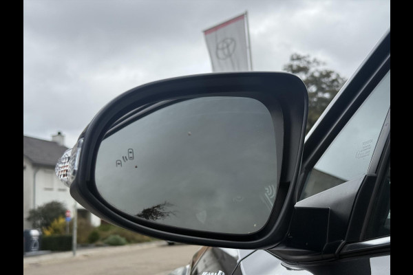 Toyota C-HR 1.8 Hybrid Bi-Tone Plus | Leer, Stoel + Stuurverwarming, Navigatie, Dodehoekherkenning, Parkeersensoren