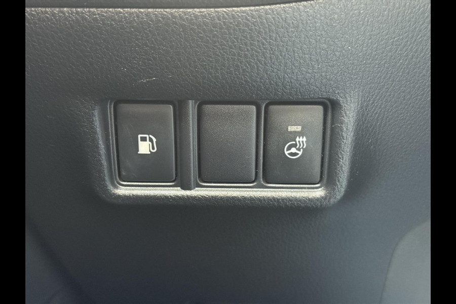 Toyota C-HR 1.8 Hybrid Bi-Tone Plus | Leer, Stoel + Stuurverwarming, Navigatie, Dodehoekherkenning, Parkeersensoren