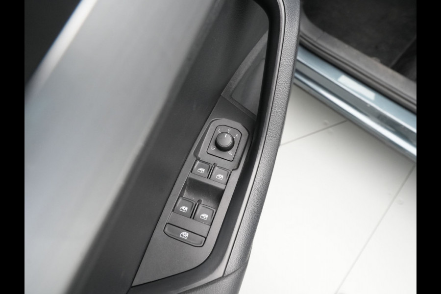 Škoda Karoq 1.5 TSI ACT 150pk DSG Clima Navigatie Camera Keyles Privacy glas PDC 164