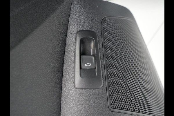 Škoda Karoq 1.5 TSI ACT 150pk DSG Clima Navigatie Camera Keyles Privacy glas PDC 164