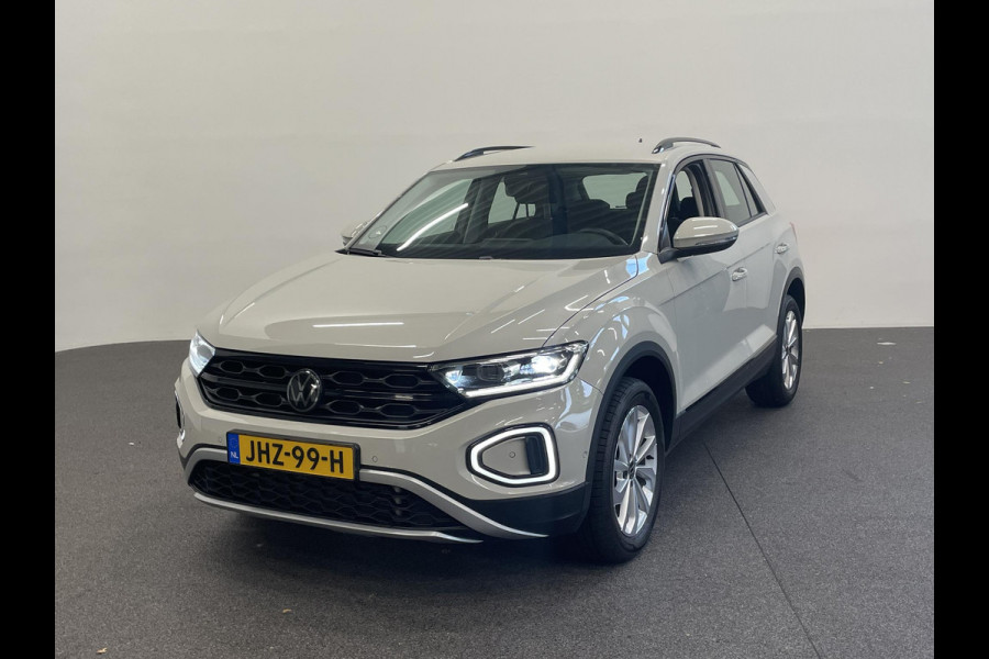 Volkswagen T-Roc 1.5 TSI Style Automaat Climate control Camera Lane assist Dodehoek Assistent LED verlichting Cruise control adaptive Keyless Apple CarPlay/ Android Auto
