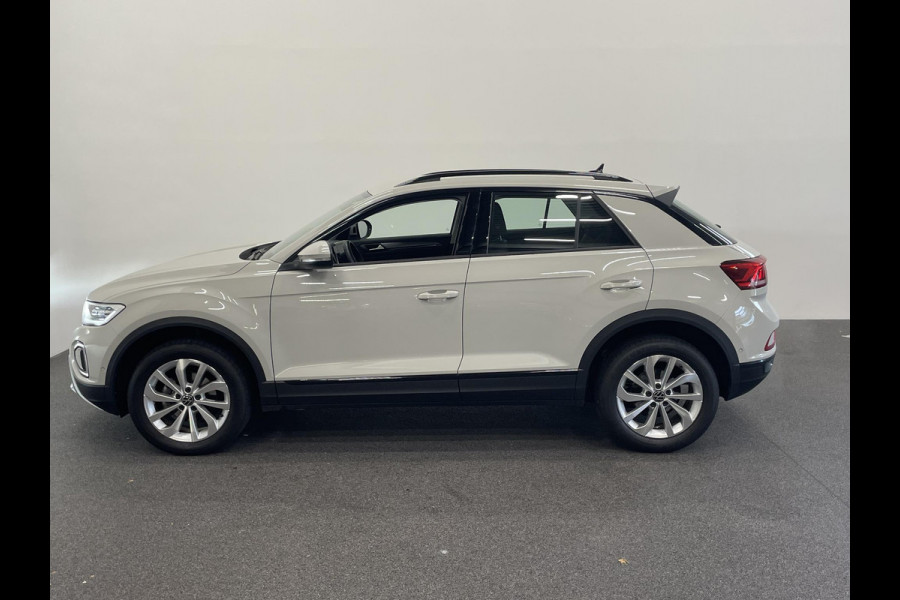 Volkswagen T-Roc 1.5 TSI Style Automaat Climate control Camera Lane assist Dodehoek Assistent LED verlichting Cruise control adaptive Keyless Apple CarPlay/ Android Auto