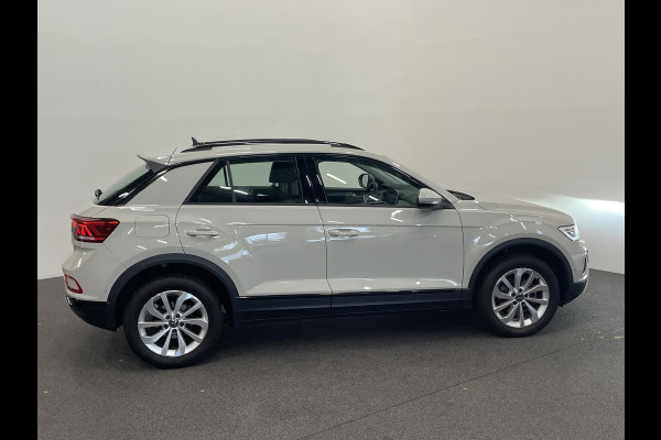 Volkswagen T-Roc 1.5 TSI Style Automaat Climate control Camera Lane assist Dodehoek Assistent LED verlichting Cruise control adaptive Keyless Apple CarPlay/ Android Auto