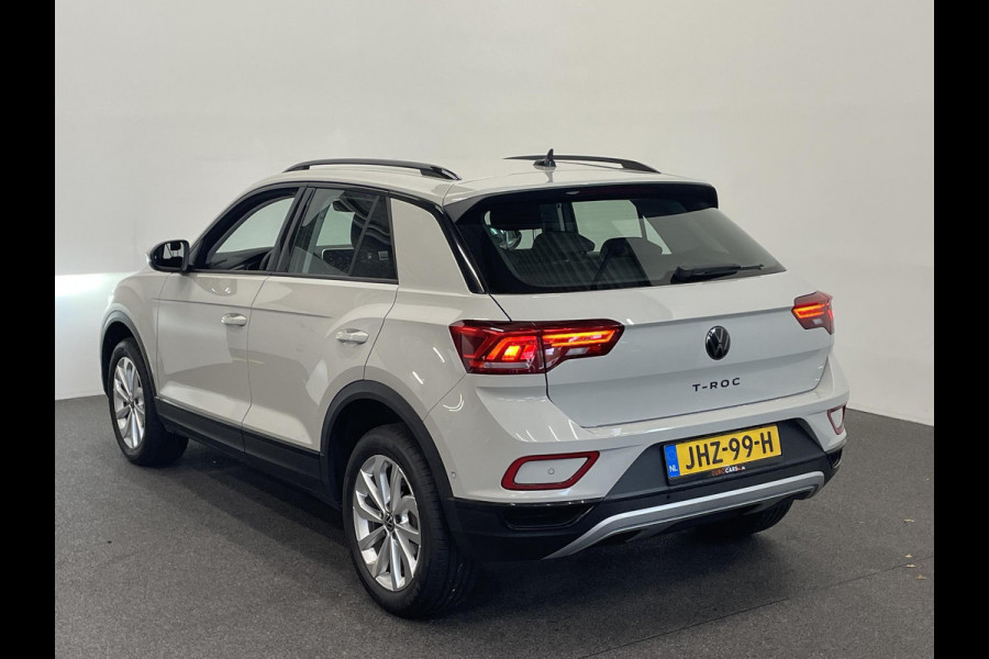 Volkswagen T-Roc 1.5 TSI Style Automaat Climate control Camera Lane assist Dodehoek Assistent LED verlichting Cruise control adaptive Keyless Apple CarPlay/ Android Auto