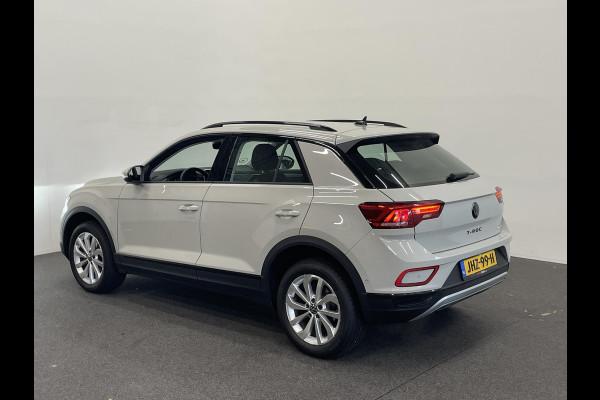Volkswagen T-Roc 1.5 TSI Style Automaat Climate control Camera Lane assist Dodehoek Assistent LED verlichting Cruise control adaptive Keyless Apple CarPlay/ Android Auto