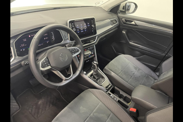 Volkswagen T-Roc 1.5 TSI Style Automaat Climate control Camera Lane assist Dodehoek Assistent LED verlichting Cruise control adaptive Keyless Apple CarPlay/ Android Auto
