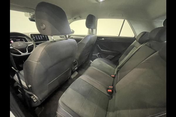 Volkswagen T-Roc 1.5 TSI Style Automaat Climate control Camera Lane assist Dodehoek Assistent LED verlichting Cruise control adaptive Keyless Apple CarPlay/ Android Auto