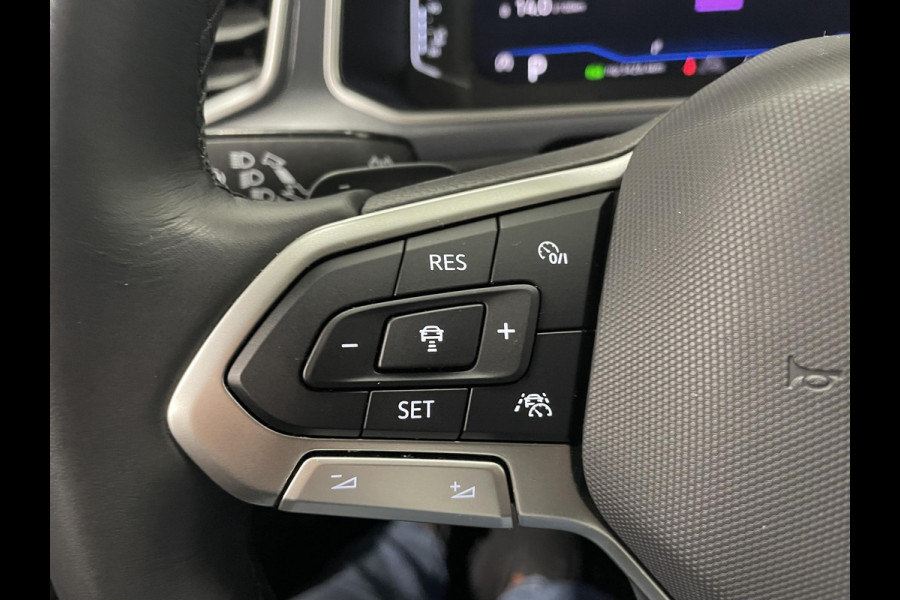 Volkswagen T-Roc 1.5 TSI Style Automaat Climate control Camera Lane assist Dodehoek Assistent LED verlichting Cruise control adaptive Keyless Apple CarPlay/ Android Auto