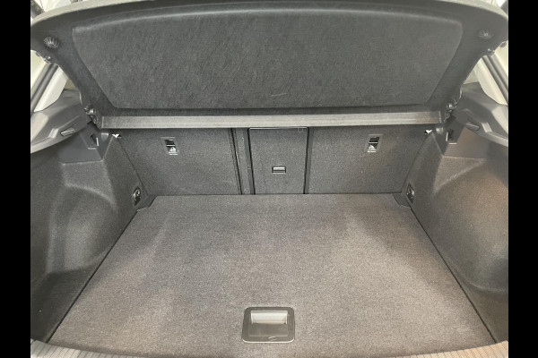 Volkswagen T-Roc 1.5 TSI Style Automaat Climate control Camera Lane assist Dodehoek Assistent LED verlichting Cruise control adaptive Keyless Apple CarPlay/ Android Auto