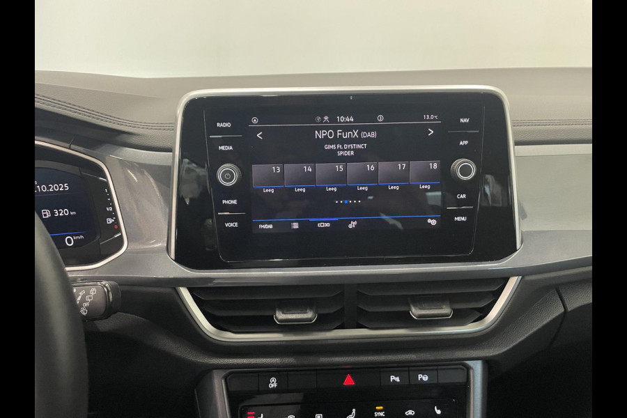 Volkswagen T-Roc 1.5 TSI Style Automaat Climate control Camera Lane assist Dodehoek Assistent LED verlichting Cruise control adaptive Keyless Apple CarPlay/ Android Auto