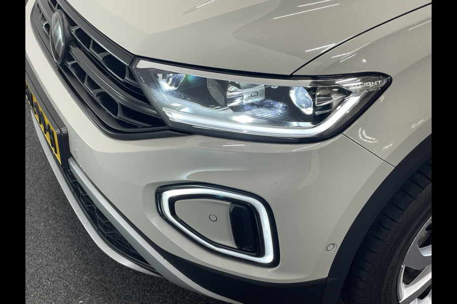 Volkswagen T-Roc 1.5 TSI Style Automaat Climate control Camera Lane assist Dodehoek Assistent LED verlichting Cruise control adaptive Keyless Apple CarPlay/ Android Auto