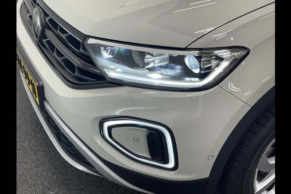 Volkswagen T-Roc 1.5 TSI Style Automaat Climate control Camera Lane assist Dodehoek Assistent LED verlichting Cruise control adaptive Keyless Apple CarPlay/ Android Auto