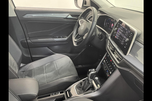 Volkswagen T-Roc 1.5 TSI Style Automaat Climate control Camera Lane assist Dodehoek Assistent LED verlichting Cruise control adaptive Keyless Apple CarPlay/ Android Auto