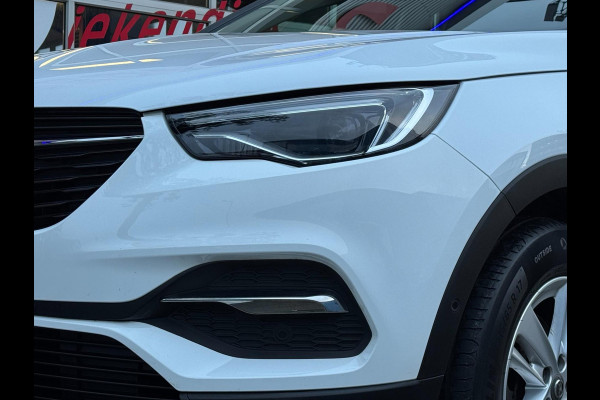 Opel Grandland X 1.2 Turbo Business Elegance - Navigatie I Airco I Sport velgen I Achteruitrij camera I PDC I Dealer onderhouden Opel Grandland X 1.2 Turbo Business Elegance - Navigatie I Airco I Sport velgen I Achteruitrij camera I PDC I Dealer onderhouden