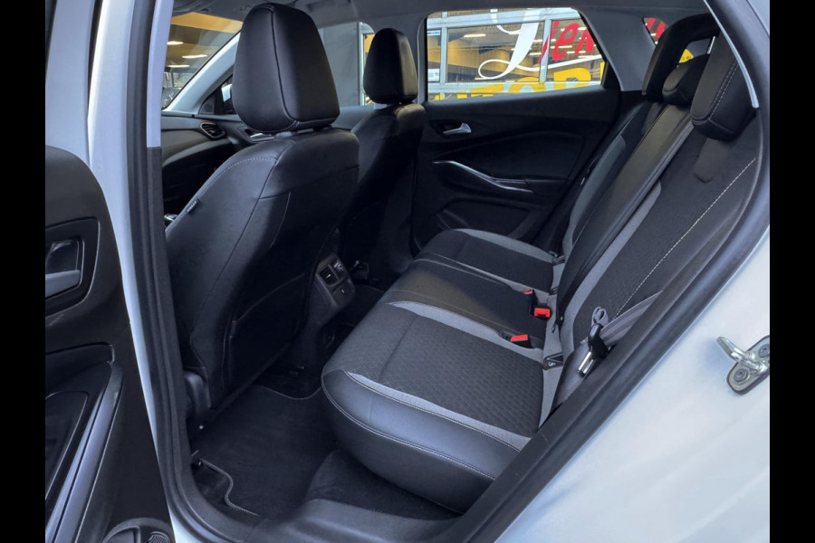 Opel Grandland X 1.2 Turbo Business Elegance - Navigatie I Airco I Sport velgen I Achteruitrij camera I PDC I Dealer onderhouden Opel Grandland X 1.2 Turbo Business Elegance - Navigatie I Airco I Sport velgen I Achteruitrij camera I PDC I Dealer onderhouden