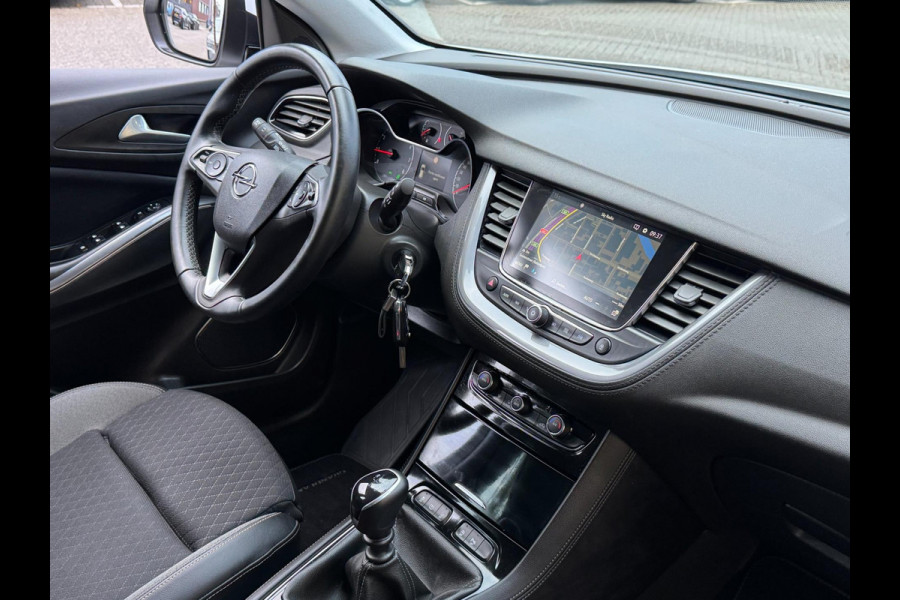 Opel Grandland X 1.2 Turbo Business Elegance - Navigatie I Airco I Sport velgen I Achteruitrij camera I PDC I Dealer onderhouden Opel Grandland X 1.2 Turbo Business Elegance - Navigatie I Airco I Sport velgen I Achteruitrij camera I PDC I Dealer onderhouden