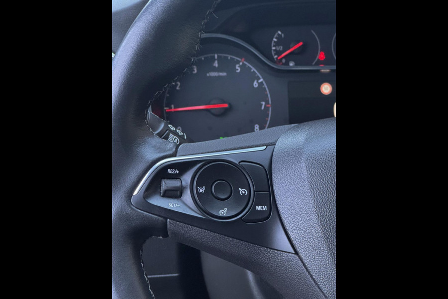 Opel Grandland X 1.2 Turbo Business Elegance - Navigatie I Airco I Sport velgen I Achteruitrij camera I PDC I Dealer onderhouden Opel Grandland X 1.2 Turbo Business Elegance - Navigatie I Airco I Sport velgen I Achteruitrij camera I PDC I Dealer onderhouden