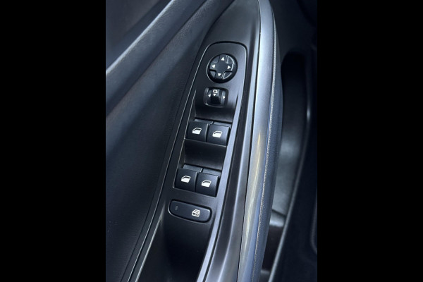 Opel Grandland X 1.2 Turbo Business Elegance - Navigatie I Airco I Sport velgen I Achteruitrij camera I PDC I Dealer onderhouden Opel Grandland X 1.2 Turbo Business Elegance - Navigatie I Airco I Sport velgen I Achteruitrij camera I PDC I Dealer onderhouden