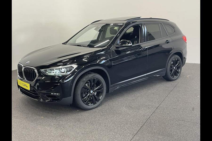 BMW X1 xDrive25e SportLine Aut PHEV Pano dak HiFi system Verwarmbare stoelen Sport stoelen navi Carplay PDC V+A Elektrische achterklep Full Led BMW X1 xDrive25e SportLine Aut PHEV Pano dak HiFi system Verwarmbare stoelen Sport stoelen navi Carplay PDC V+A Elektrische achterklep Full Led