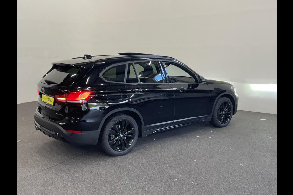 BMW X1 xDrive25e SportLine Aut PHEV Pano dak HiFi system Verwarmbare stoelen Sport stoelen navi Carplay PDC V+A Elektrische achterklep Full Led BMW X1 xDrive25e SportLine Aut PHEV Pano dak HiFi system Verwarmbare stoelen Sport stoelen navi Carplay PDC V+A Elektrische achterklep Full Led