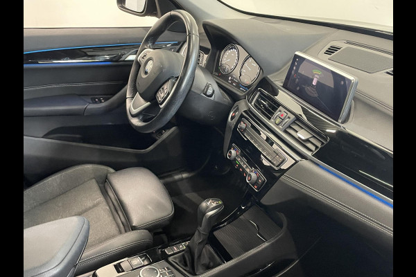 BMW X1 xDrive25e SportLine Aut PHEV Pano dak HiFi system Verwarmbare stoelen Sport stoelen navi Carplay PDC V+A Elektrische achterklep Full Led BMW X1 xDrive25e SportLine Aut PHEV Pano dak HiFi system Verwarmbare stoelen Sport stoelen navi Carplay PDC V+A Elektrische achterklep Full Led