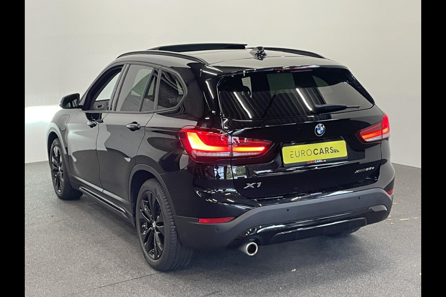 BMW X1 xDrive25e SportLine Aut PHEV Pano dak HiFi system Verwarmbare stoelen Sport stoelen navi Carplay PDC V+A Elektrische achterklep Full Led BMW X1 xDrive25e SportLine Aut PHEV Pano dak HiFi system Verwarmbare stoelen Sport stoelen navi Carplay PDC V+A Elektrische achterklep Full Led