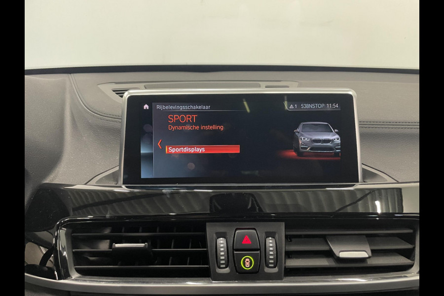 BMW X1 xDrive25e SportLine Aut PHEV Pano dak HiFi system Verwarmbare stoelen Sport stoelen navi Carplay PDC V+A Elektrische achterklep Full Led BMW X1 xDrive25e SportLine Aut PHEV Pano dak HiFi system Verwarmbare stoelen Sport stoelen navi Carplay PDC V+A Elektrische achterklep Full Led