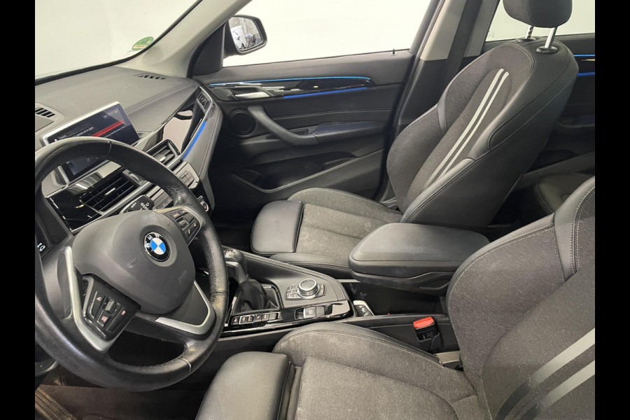 BMW X1 xDrive25e SportLine Aut PHEV Pano dak HiFi system Verwarmbare stoelen Sport stoelen navi Carplay PDC V+A Elektrische achterklep Full Led BMW X1 xDrive25e SportLine Aut PHEV Pano dak HiFi system Verwarmbare stoelen Sport stoelen navi Carplay PDC V+A Elektrische achterklep Full Led