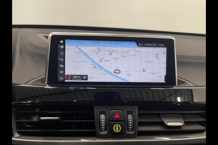 BMW X1 xDrive25e SportLine Aut PHEV Pano dak HiFi system Verwarmbare stoelen Sport stoelen navi Carplay PDC V+A Elektrische achterklep Full Led BMW X1 xDrive25e SportLine Aut PHEV Pano dak HiFi system Verwarmbare stoelen Sport stoelen navi Carplay PDC V+A Elektrische achterklep Full Led