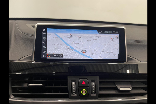 BMW X1 xDrive25e SportLine Aut PHEV Pano dak HiFi system Verwarmbare stoelen Sport stoelen navi Carplay PDC V+A Elektrische achterklep Full Led BMW X1 xDrive25e SportLine Aut PHEV Pano dak HiFi system Verwarmbare stoelen Sport stoelen navi Carplay PDC V+A Elektrische achterklep Full Led