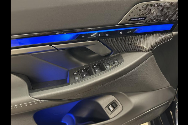 BMW 5 Serie M5 M Carbon|M Drivers Package|M Drive Professional|Driving + Parking Assistant Professional|Alcantara BMW 5 Serie M5 M Carbon|M Drivers Package|M Drive Professional|Driving + Parking Assistant Professional|Alcantara