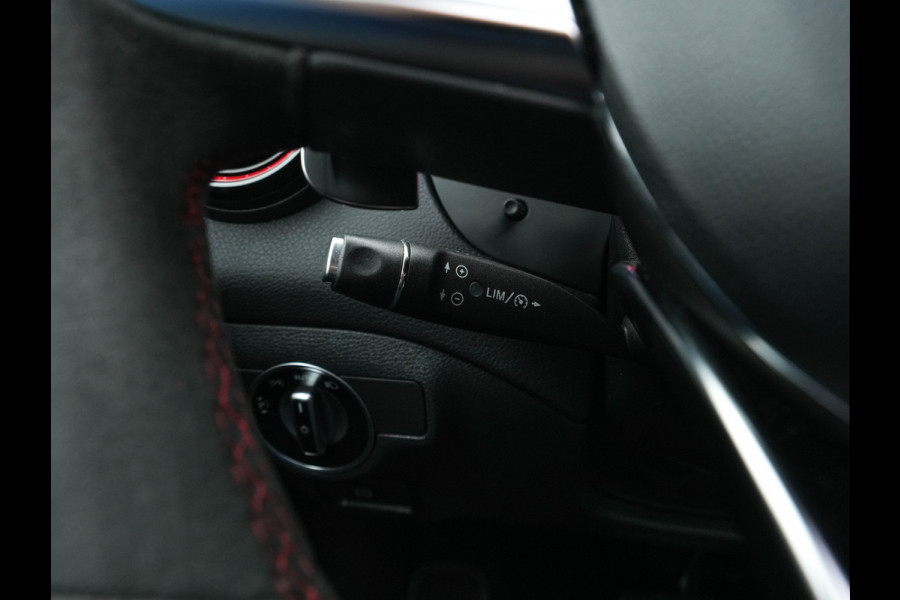 Mercedes-Benz CLA-Klasse AMG 45 4MATIC Ambition Aut. *PANO | AMG-AERO-PACK | RECARO-SPORTSEATS | MICROFIBRE | FULL-LED | MEMORY-PACK | HARMAN/KARDON-SURROUD | KEYLESS | HEATED-SEATS | NAVI-FULLMAP | SHIFT-PADDLES | 19''ALU*