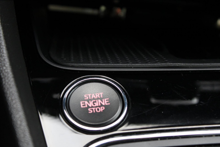 Seat Leon 1.0 TSI FR Ultimate Edition Camera CarPlay Navi Nap Seat Leon 1.0 TSI FR Ultimate Edition Camera CarPlay Navi Nap