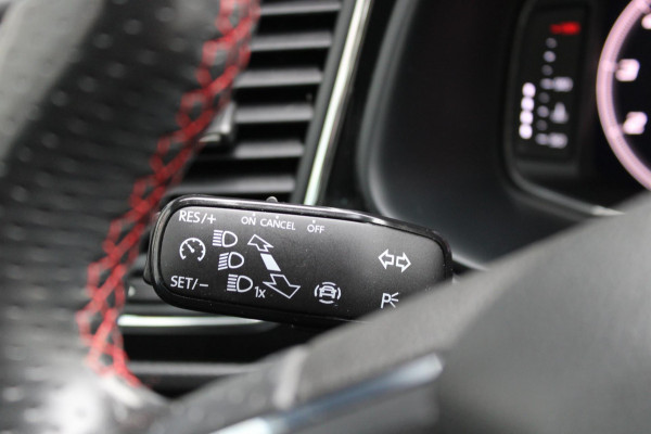 Seat Leon 1.0 TSI FR Ultimate Edition Camera CarPlay Navi Nap Seat Leon 1.0 TSI FR Ultimate Edition Camera CarPlay Navi Nap